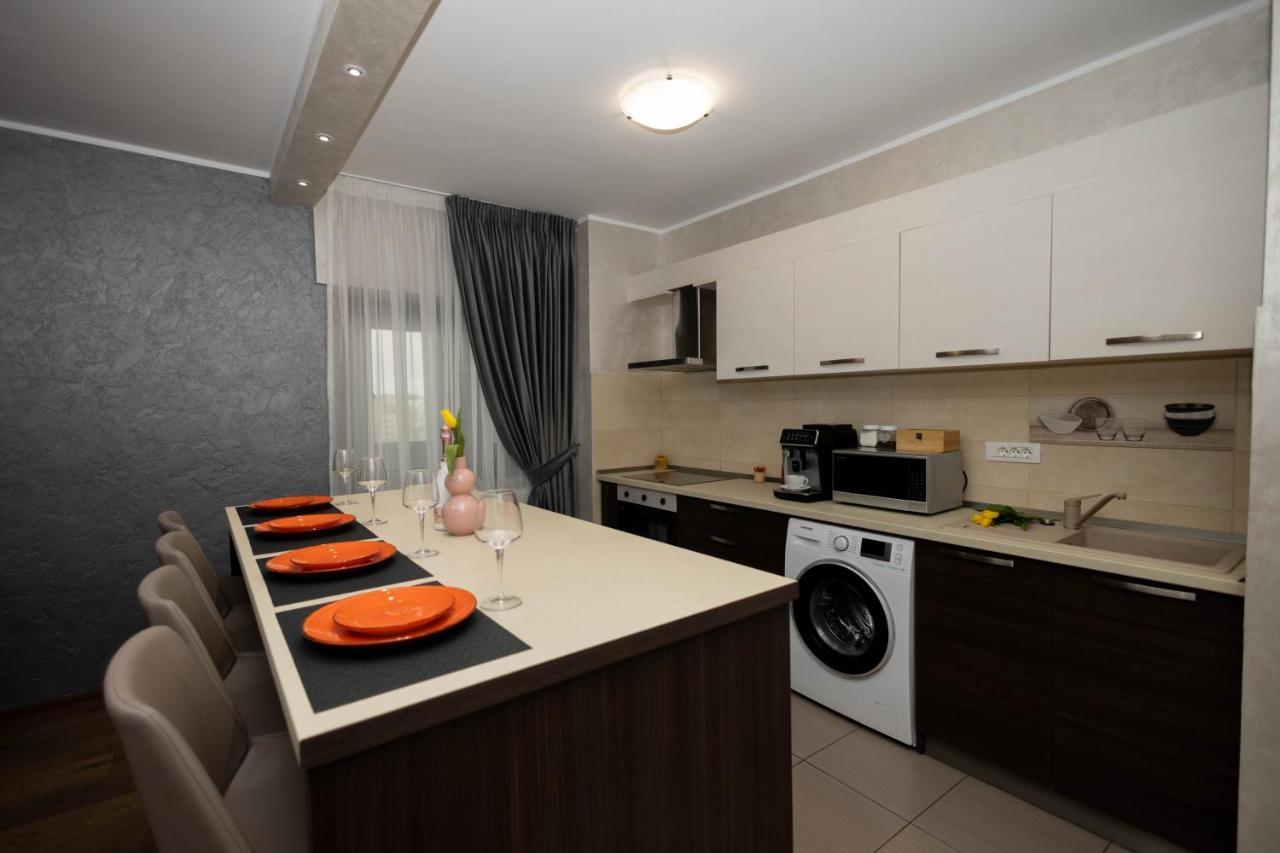Central Apartament 4 Apartman Jászvásár Kültér fotó
