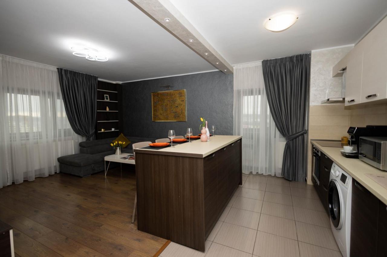 Central Apartament 4 Apartman Jászvásár Kültér fotó
