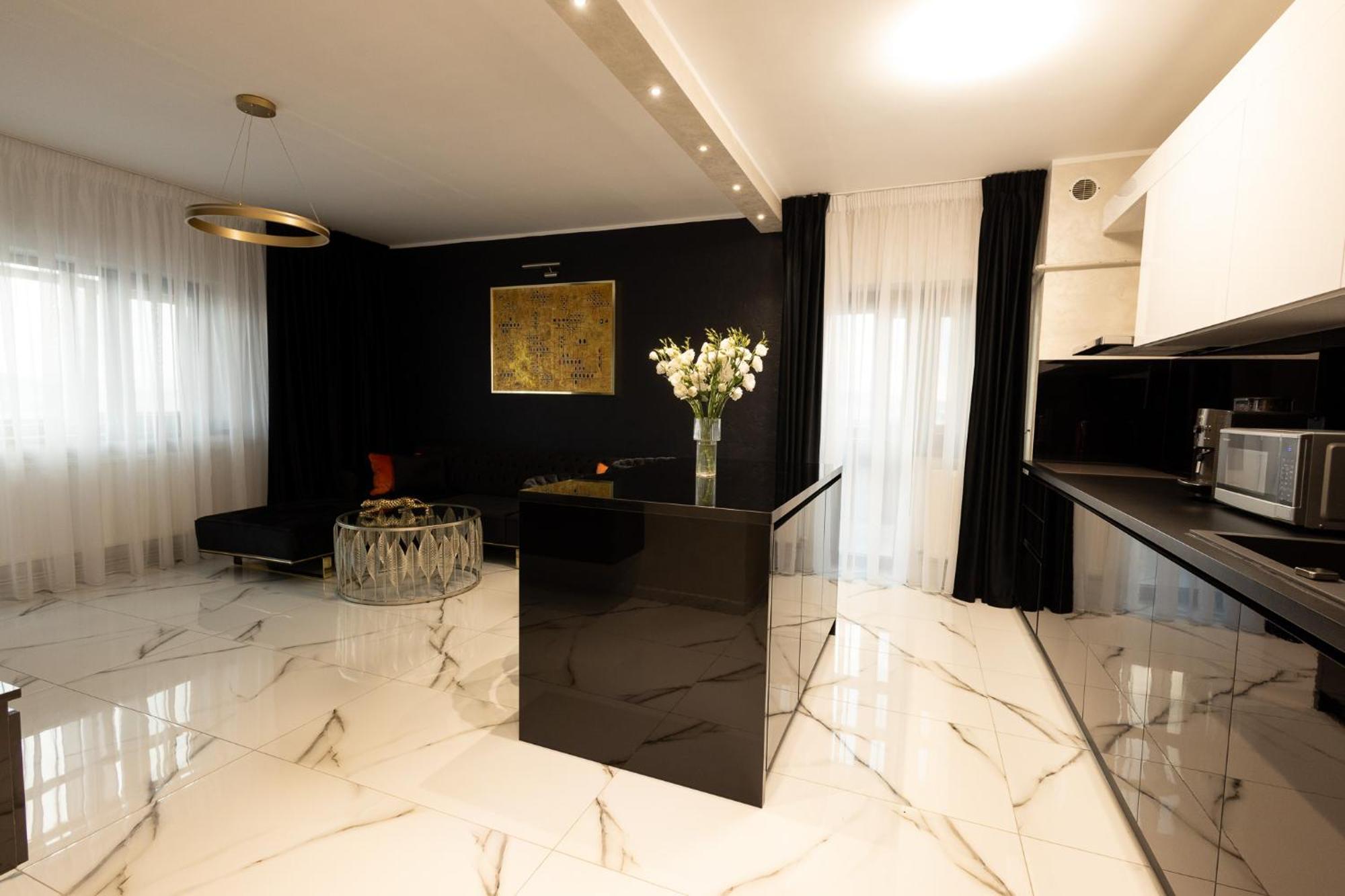 Central Apartament 4 Apartman Jászvásár Kültér fotó